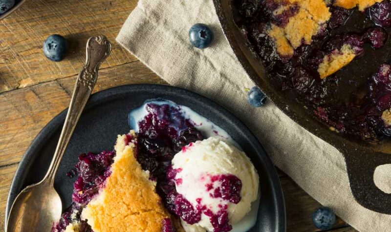 Blueberry cobbler with ice cream